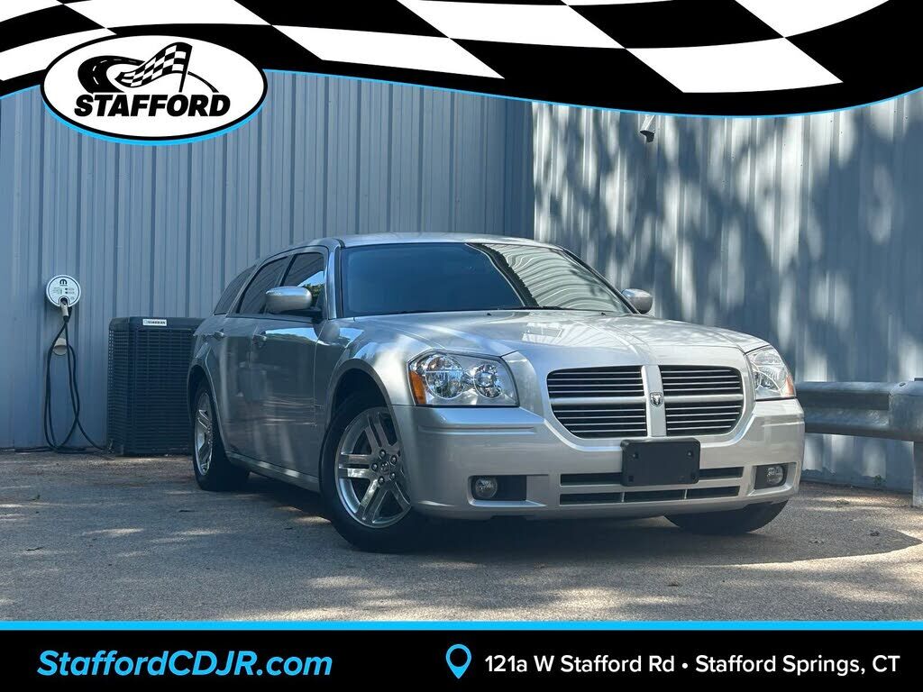 2005 DODGE Magnum