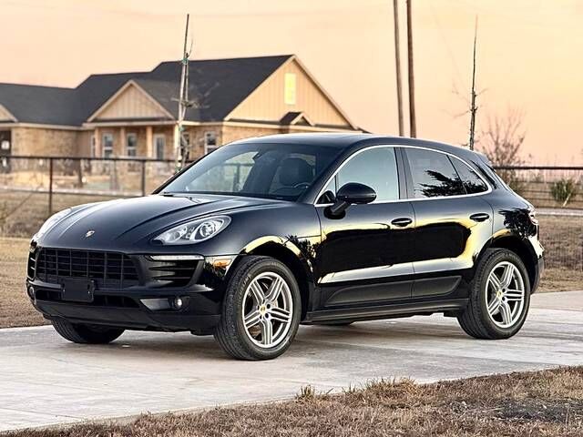 2016 PORSCHE Macan