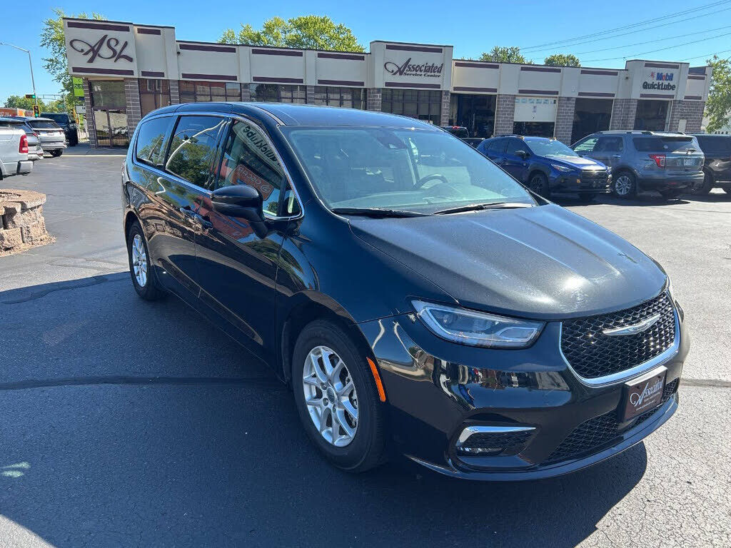 2023 CHRYSLER Pacifica
