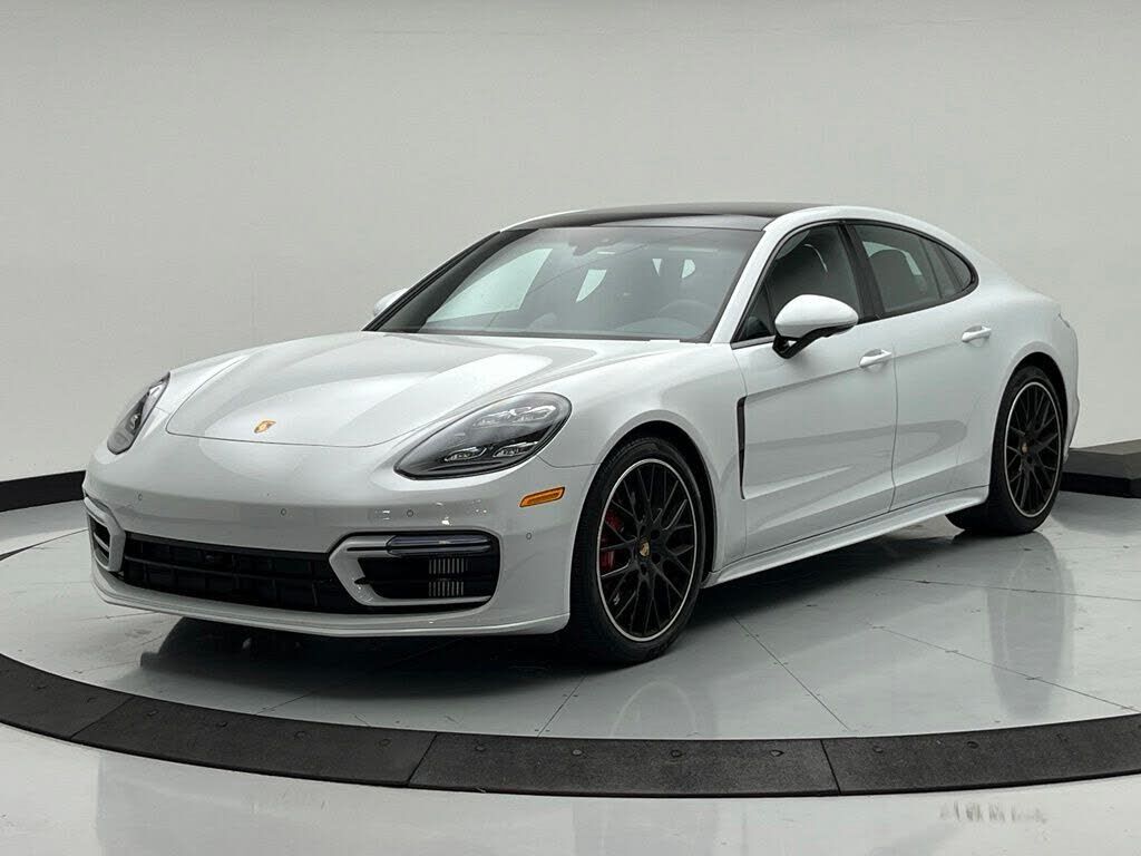 2022 PORSCHE Panamera