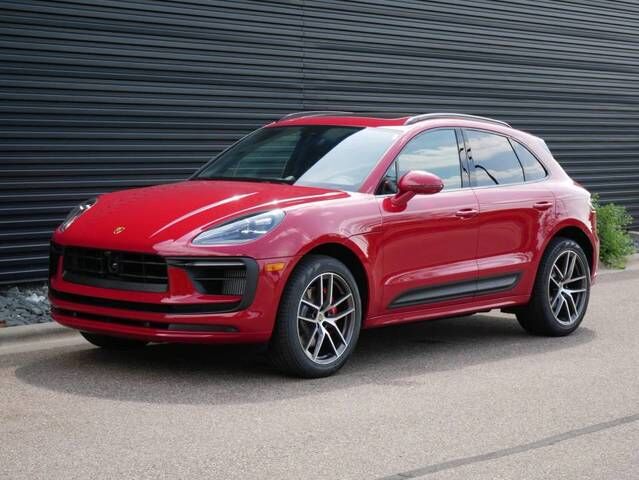 2025 PORSCHE Macan