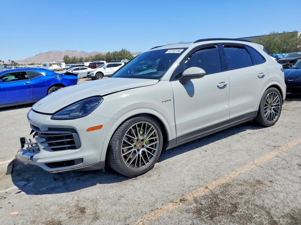 2023 PORSCHE Cayenne
