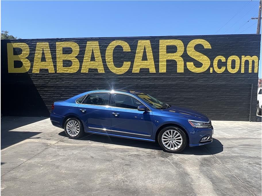 2017 VOLKSWAGEN Passat