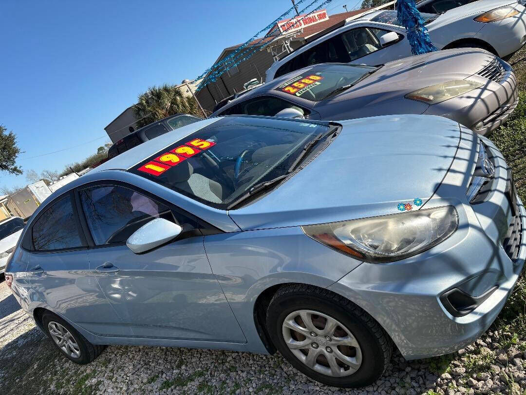 2012 HYUNDAI Accent