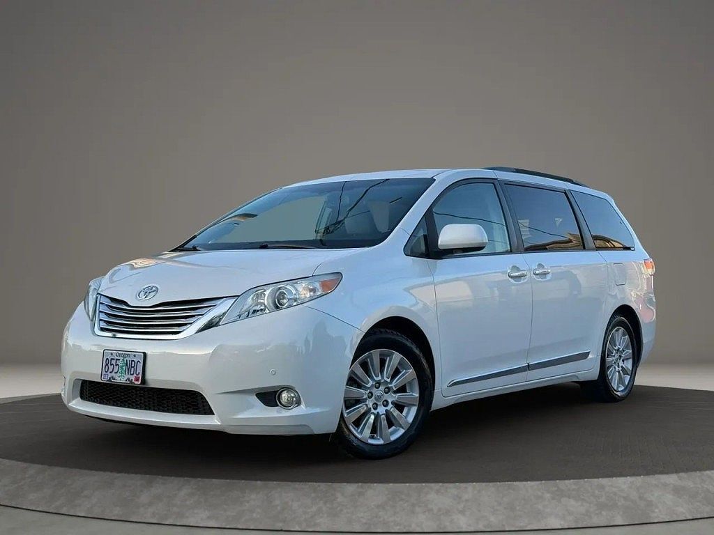 2011 TOYOTA Sienna