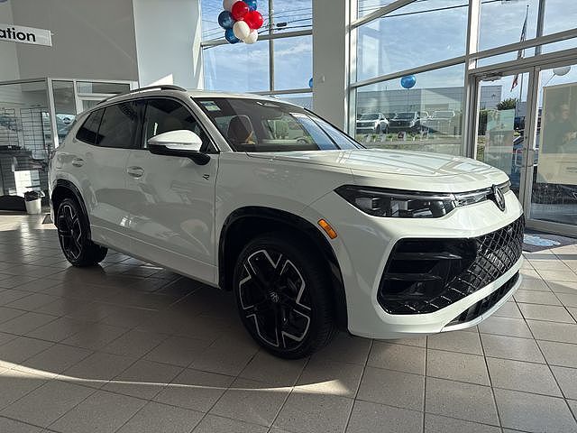 2026 VOLKSWAGEN Tiguan