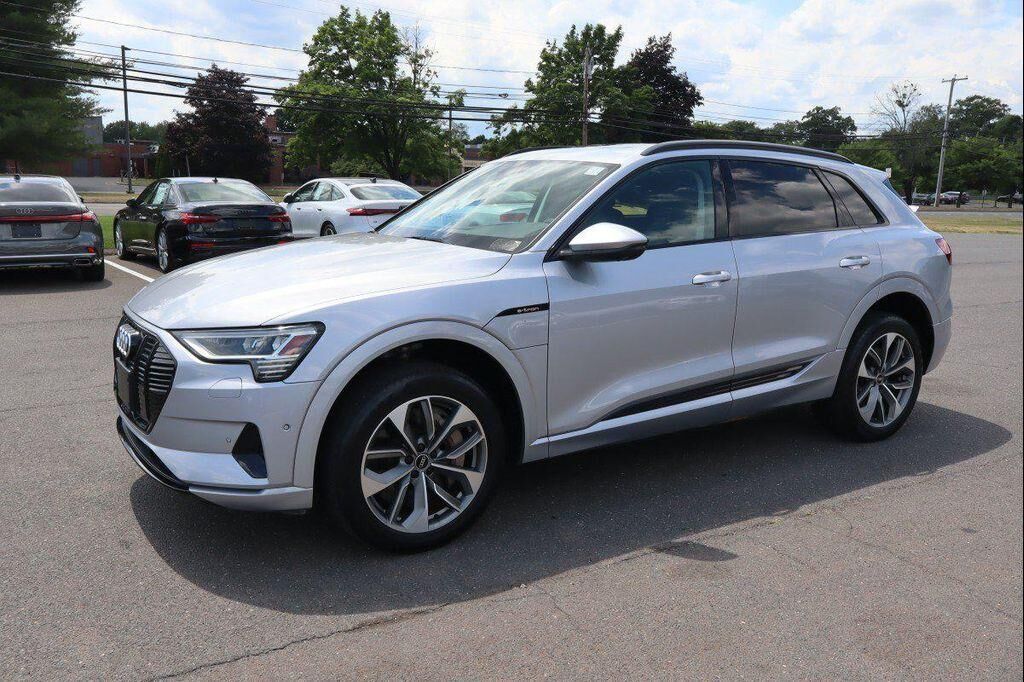 2021 AUDI e-tron