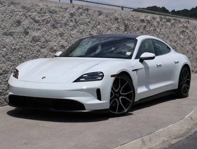 2025 PORSCHE Taycan
