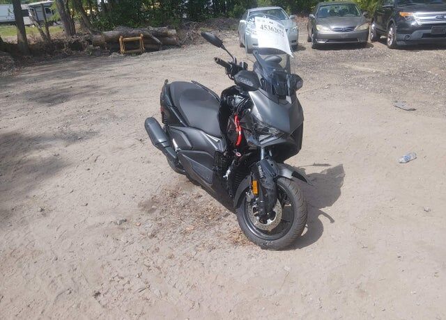 2025 YAMAHA XMAX