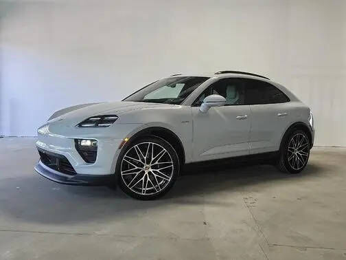 2026 PORSCHE Macan