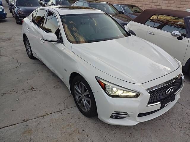 2016 INFINITI Q50