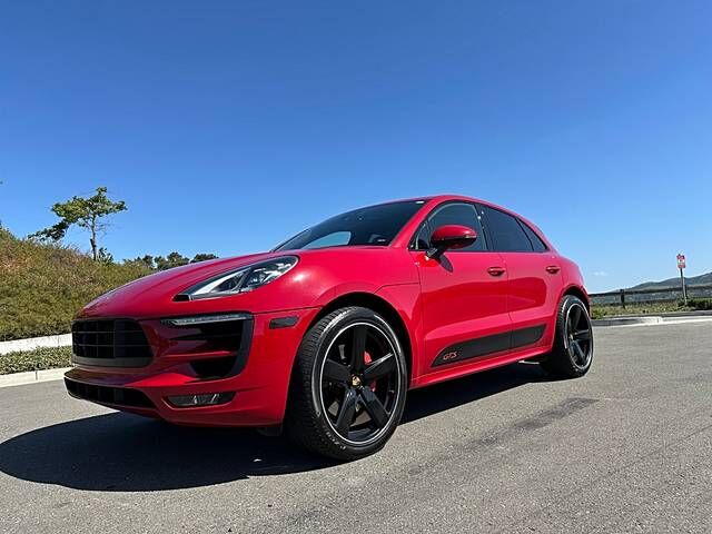2018 PORSCHE Macan