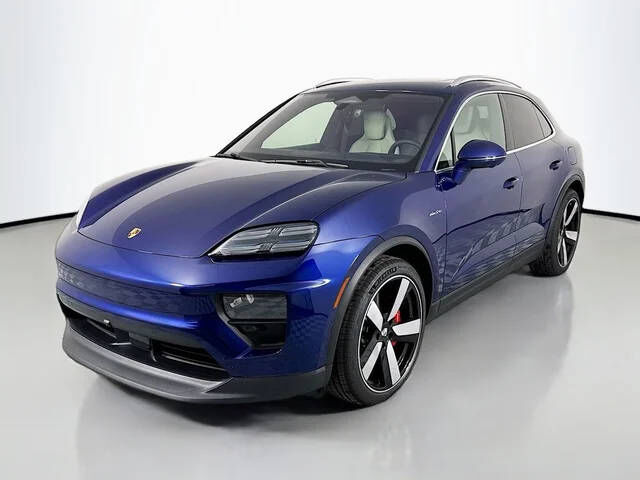 2025 PORSCHE Macan