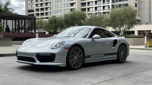 2017 PORSCHE 911