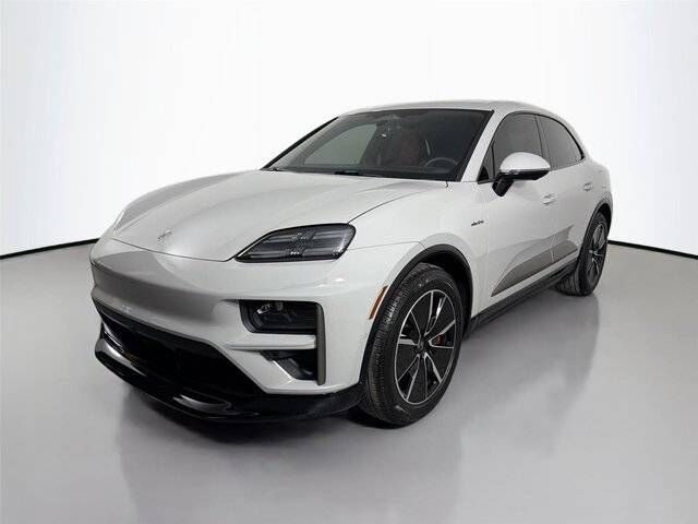 2026 PORSCHE Macan