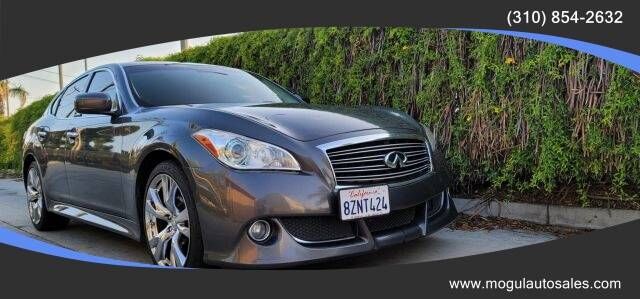 2011 INFINITI M56