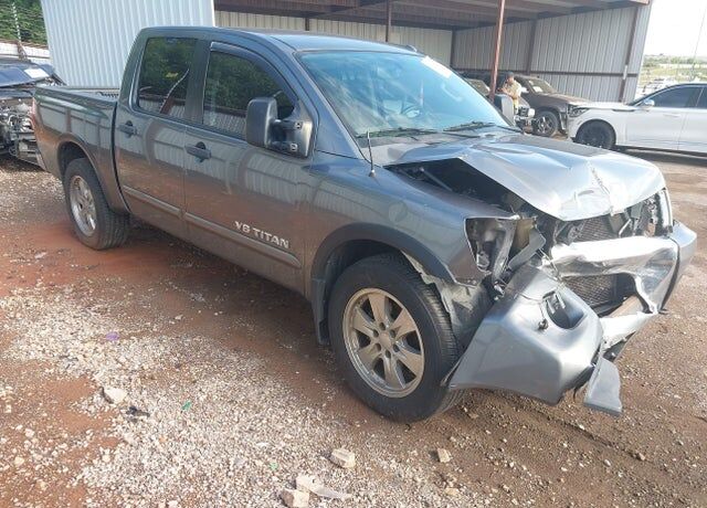 2015 NISSAN Titan