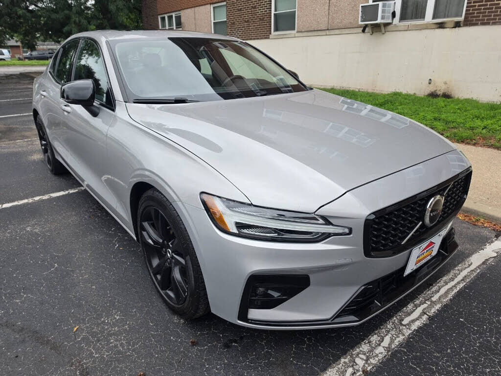 2024 VOLVO S60