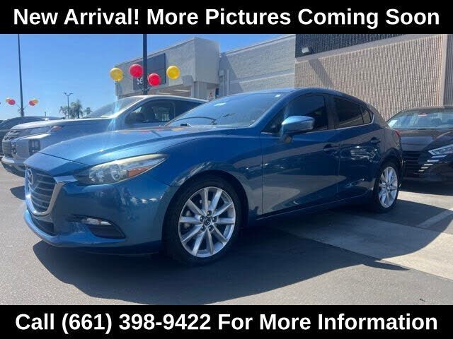 2017 MAZDA Mazda3