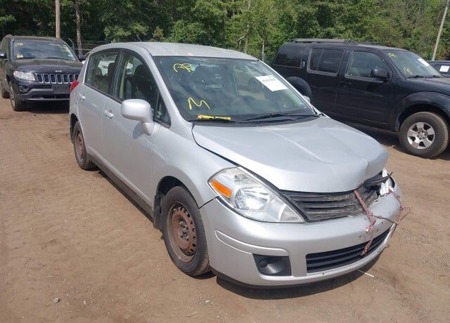 2011 NISSAN Versa