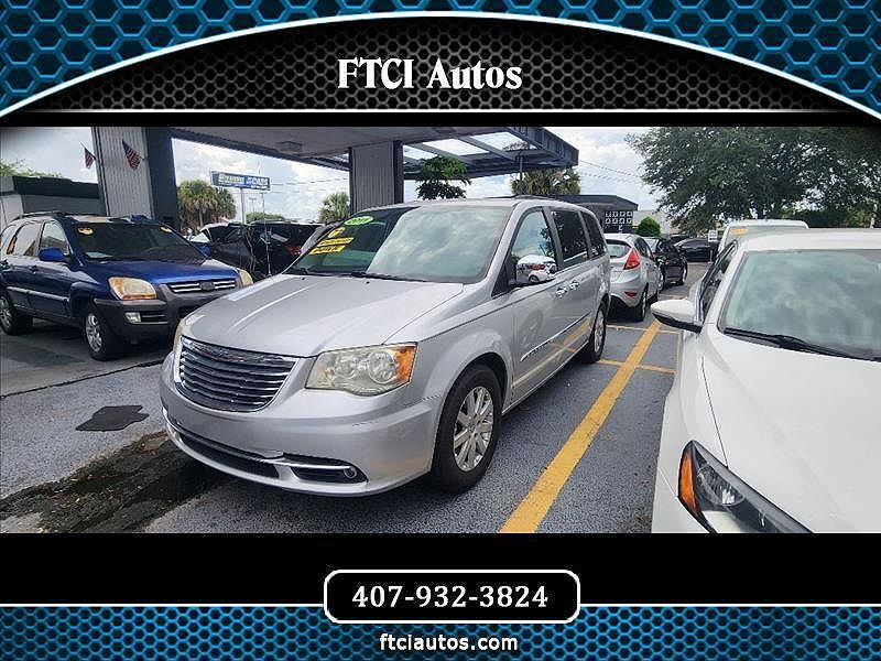2011 CHRYSLER Town and Country
