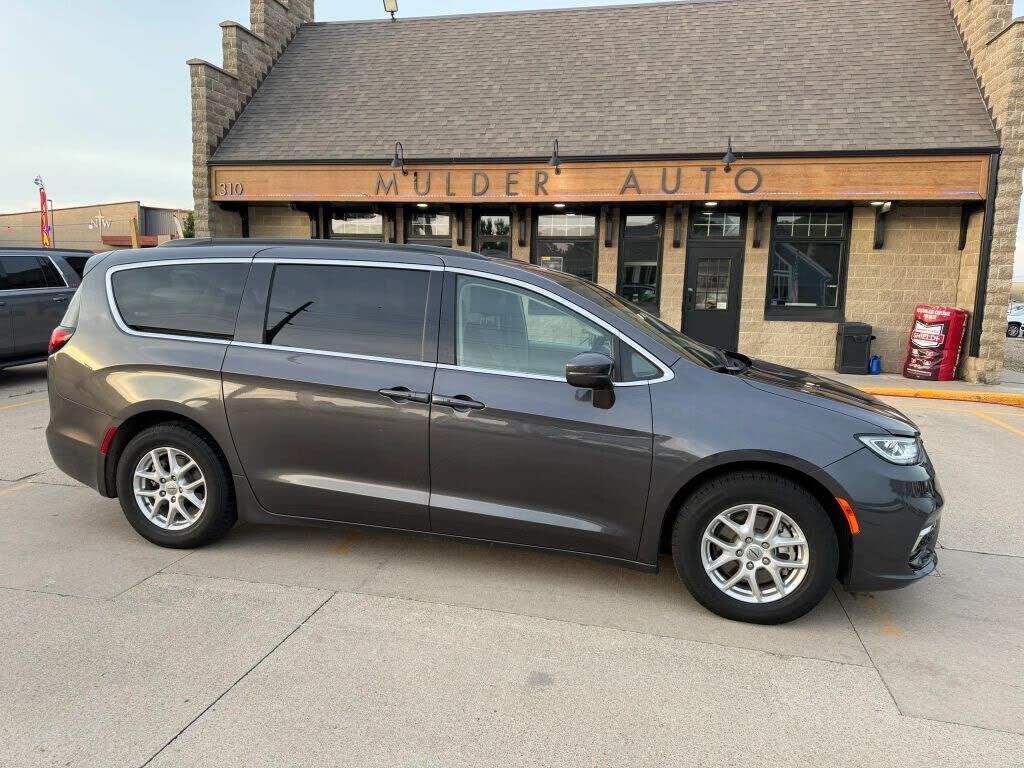 2022 CHRYSLER Pacifica
