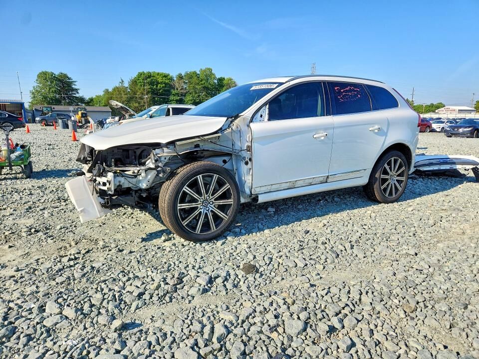 2017 VOLVO XC60