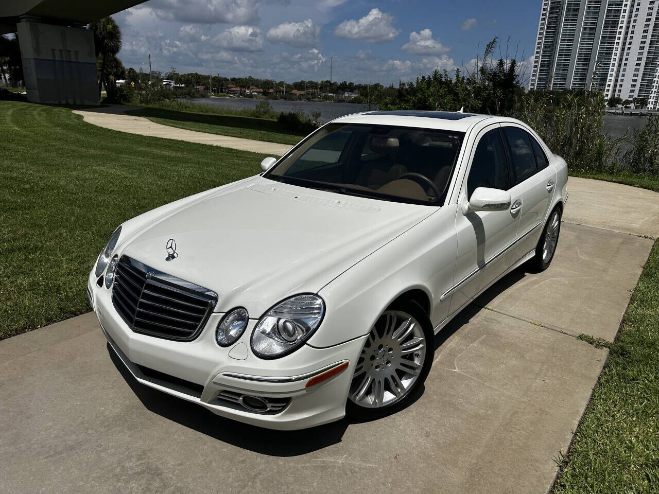 2008 MERCEDES-BENZ E-Class