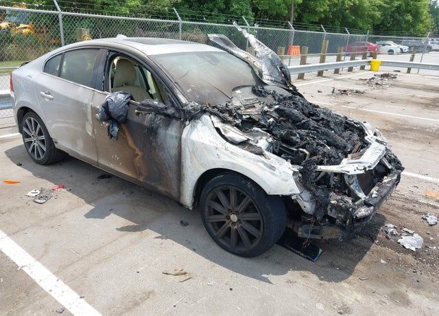 2015 VOLVO S60
