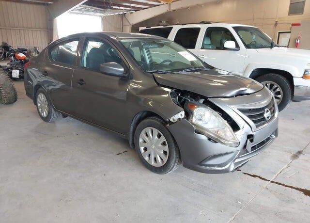 2016 NISSAN Versa
