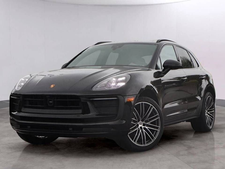 2026 PORSCHE Macan