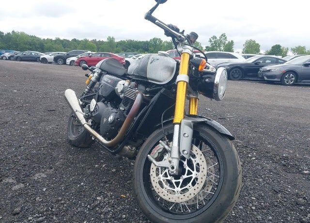 2024 TRIUMPH Thruxton