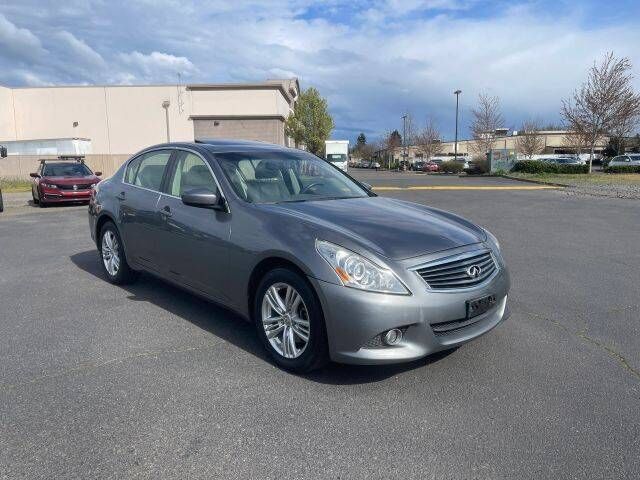2013 INFINITI G37