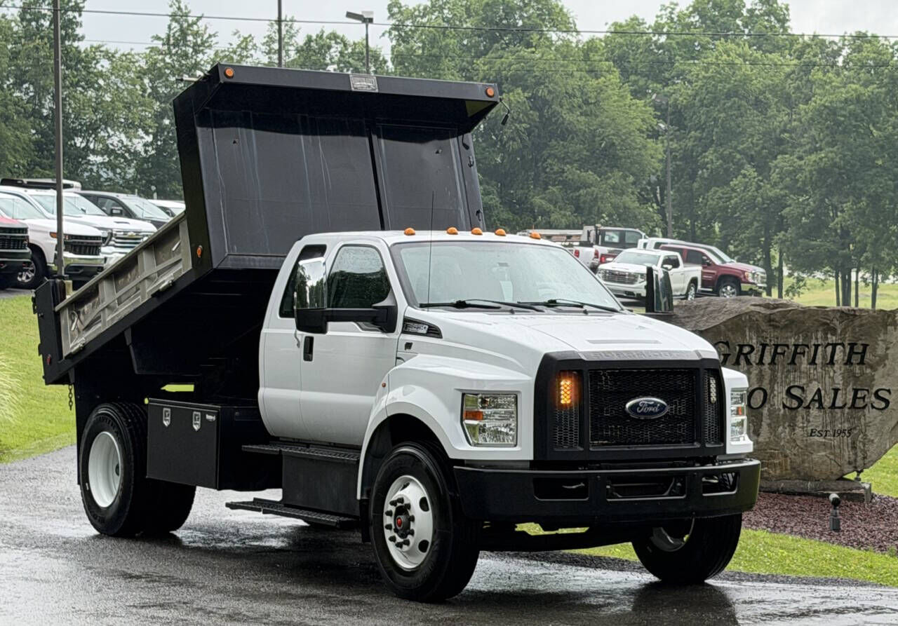 2017 FORD F-650