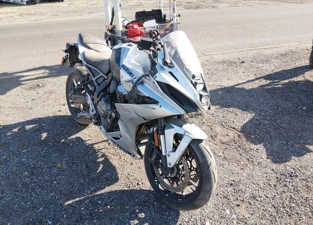2024 SUZUKI GSX-8R