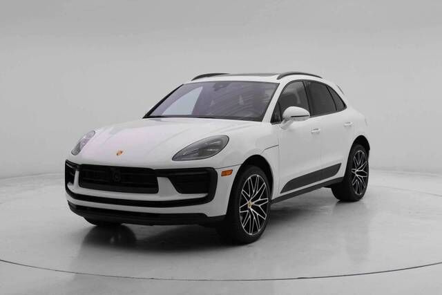 2026 PORSCHE Macan