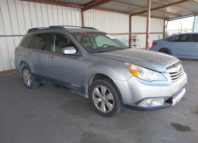 2012 SUBARU Outback