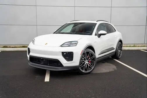2026 PORSCHE Macan