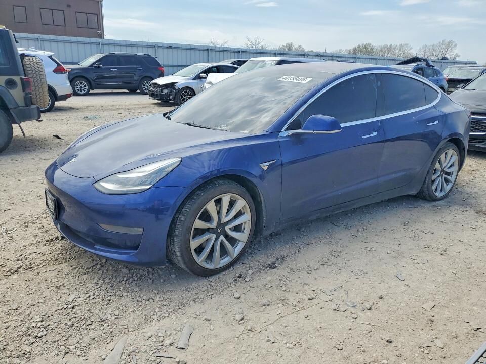 2018 TESLA Model 3