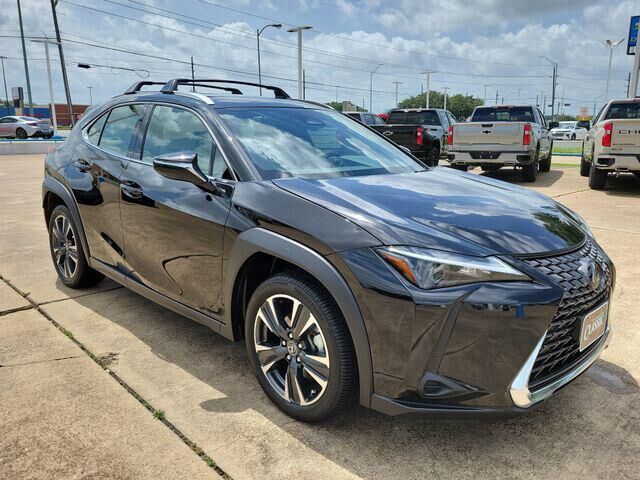 2025 LEXUS UX