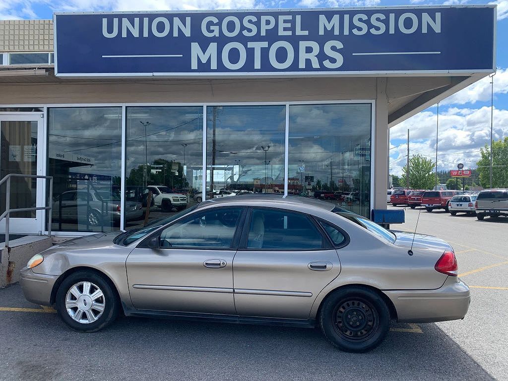 2005 FORD Taurus