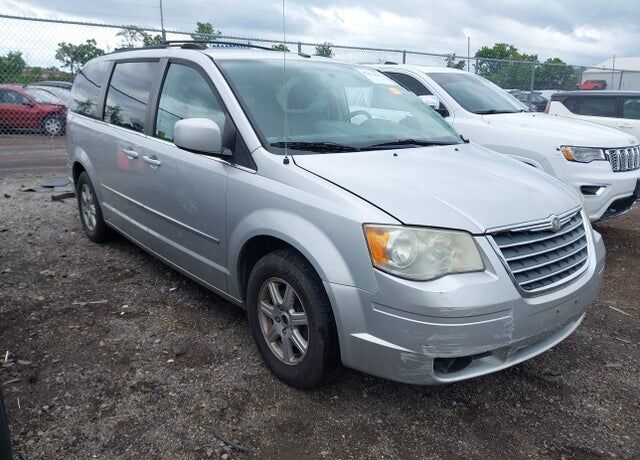 2010 CHRYSLER Town and Country