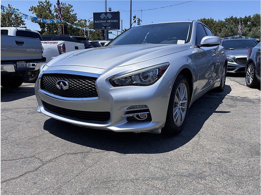 2017 INFINITI Q50