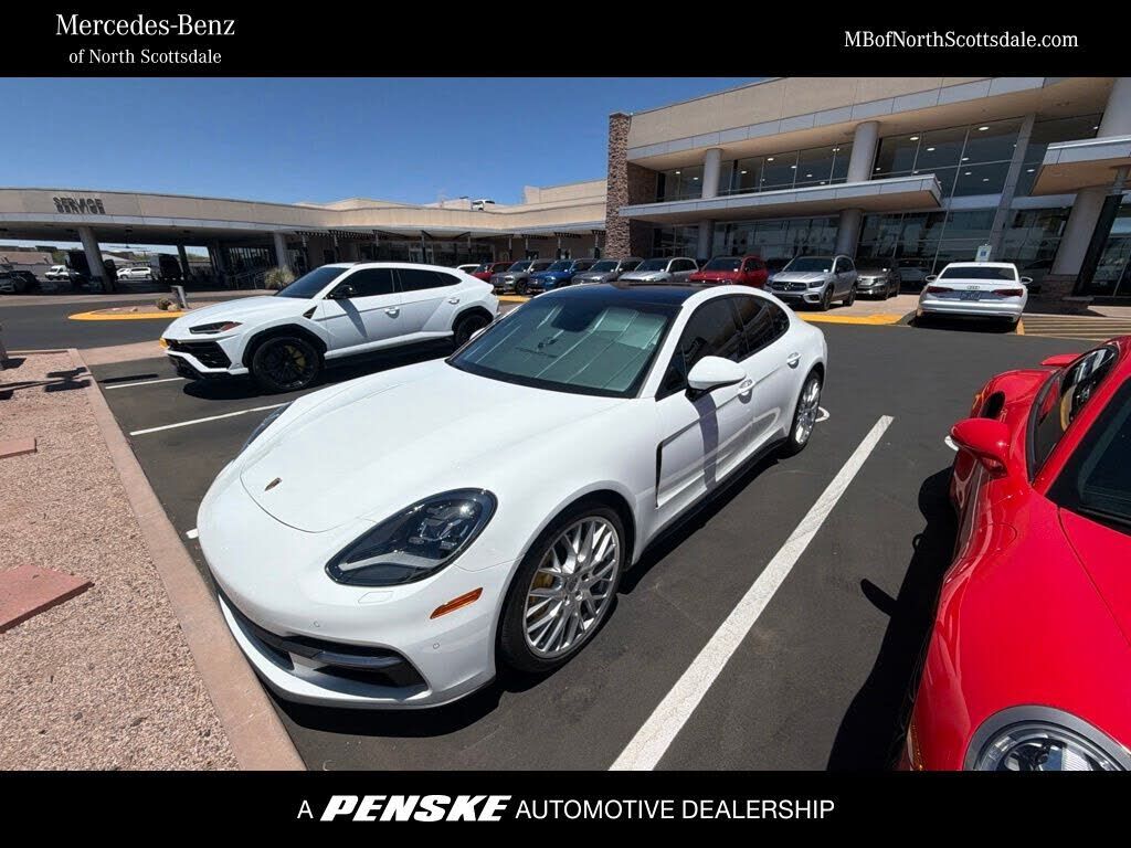 2019 PORSCHE Panamera