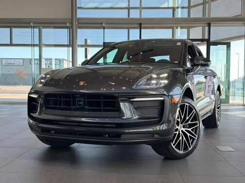 2026 PORSCHE Macan