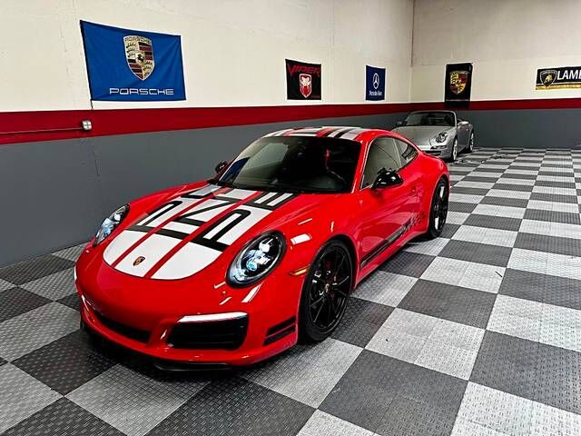 2017 PORSCHE 911