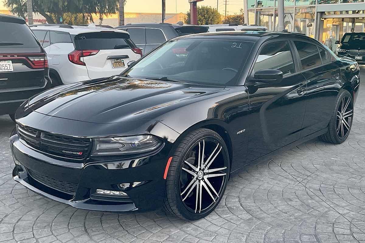 2017 DODGE Charger