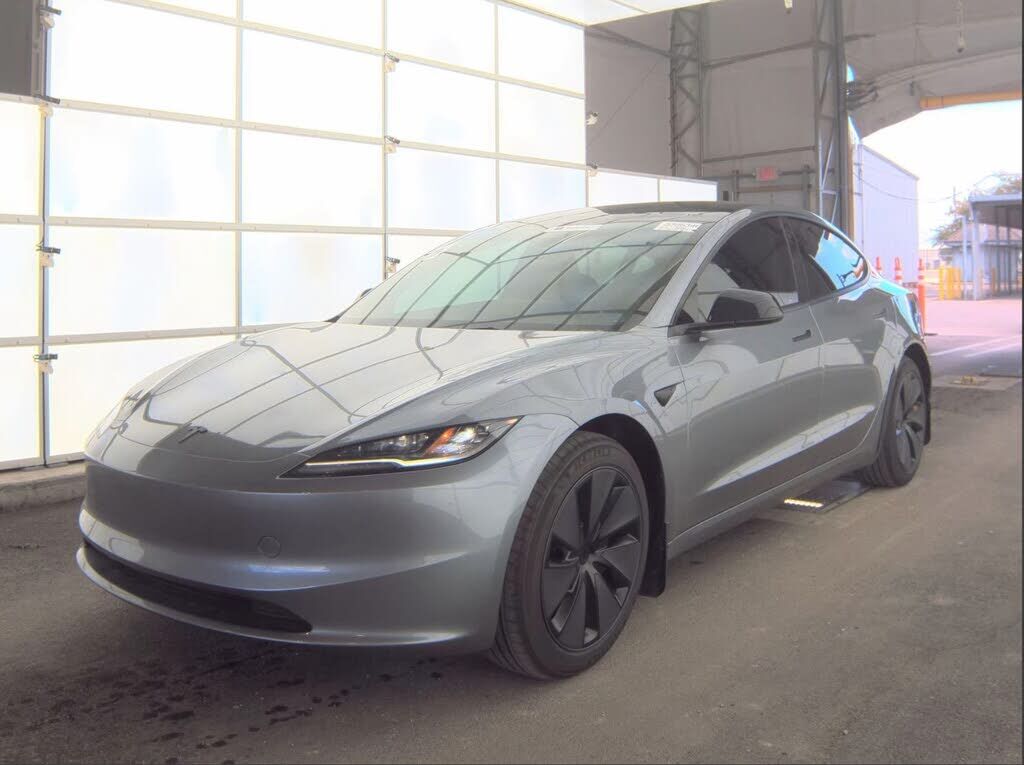 2025 TESLA Model 3