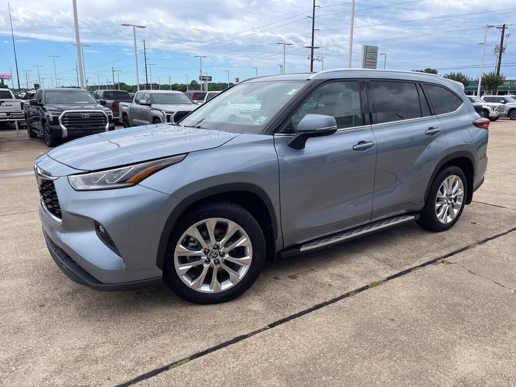 2022 TOYOTA Highlander