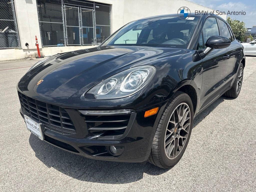 2018 PORSCHE Macan
